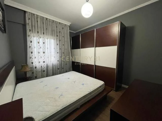 Tirane, jepet me qera apartament Kati 5, 90 m² 700 Euro (liqeni)