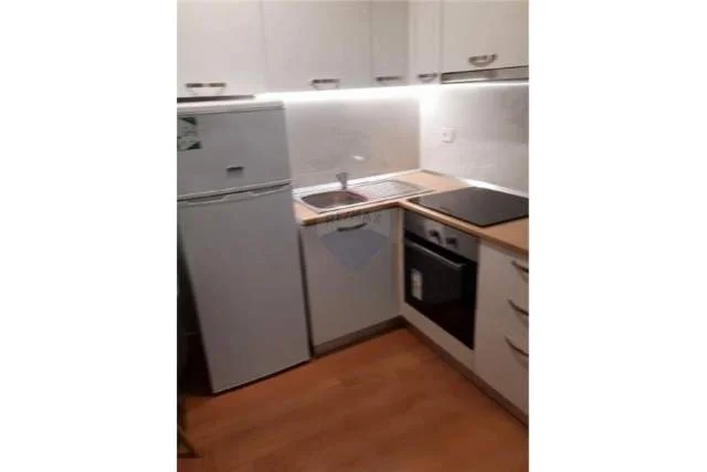 Tirane, shitet apartament 2+1 Kati 1, 74 m² 163.000 Euro (Shitet Apartament 2+1 te Blloku-Libri Universitar)