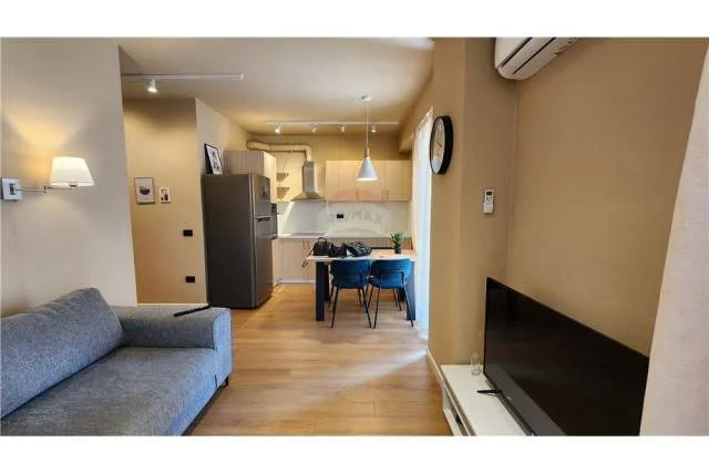 Tirane, jepet me qera apartament 1+1+BLK Kati 4, 60 m² 550 Euro (Kompleksi Delijorgji)