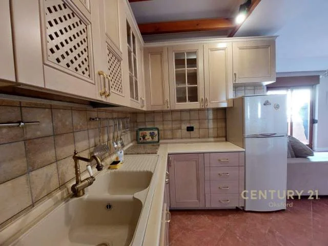 Tirane, shitet apartament 2+1 Kati 7, 110 m² 300.000 Euro (qender)