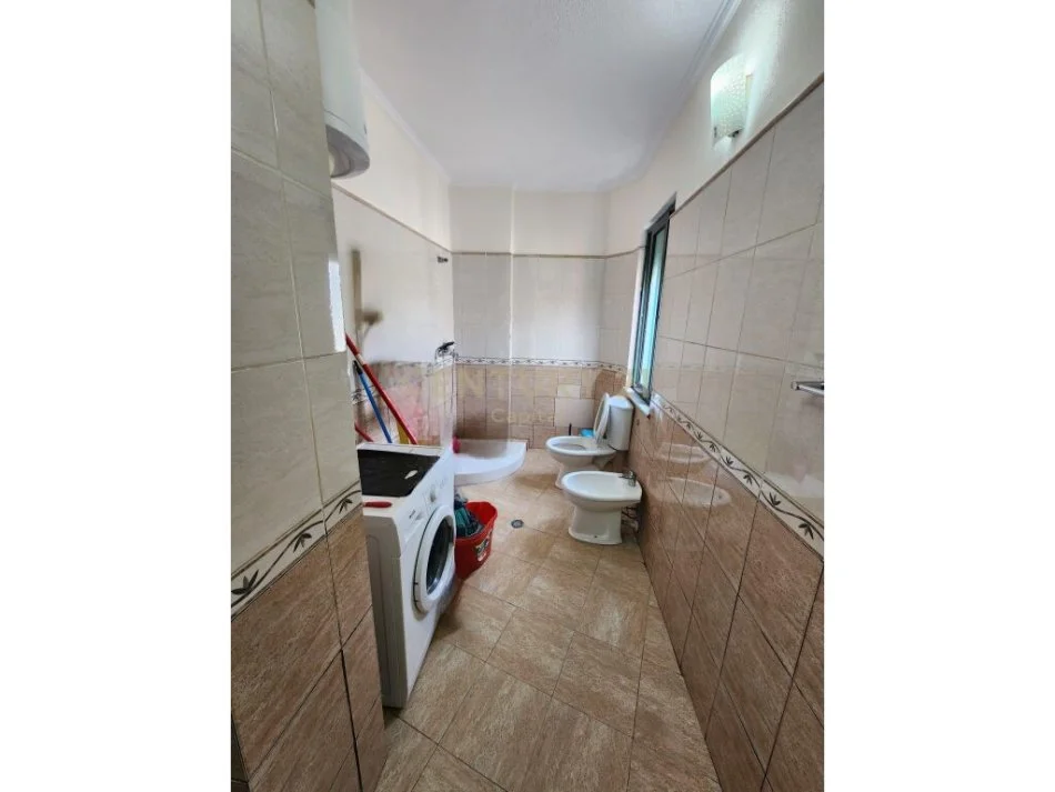 Apartament 2+1 me qira përballë Delijorgjit tek Ish Stacioni i Fundit i Tiranës së Re, Tiranë - 550€ | 90m²