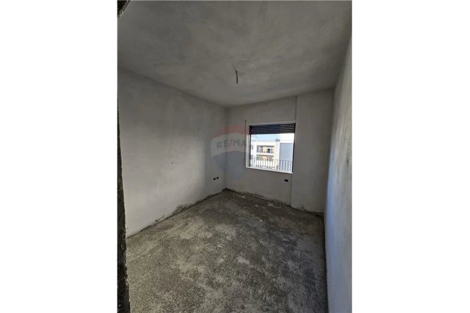 Shitet Apartament 2+1 Ne Shkoze Reluxe Residence