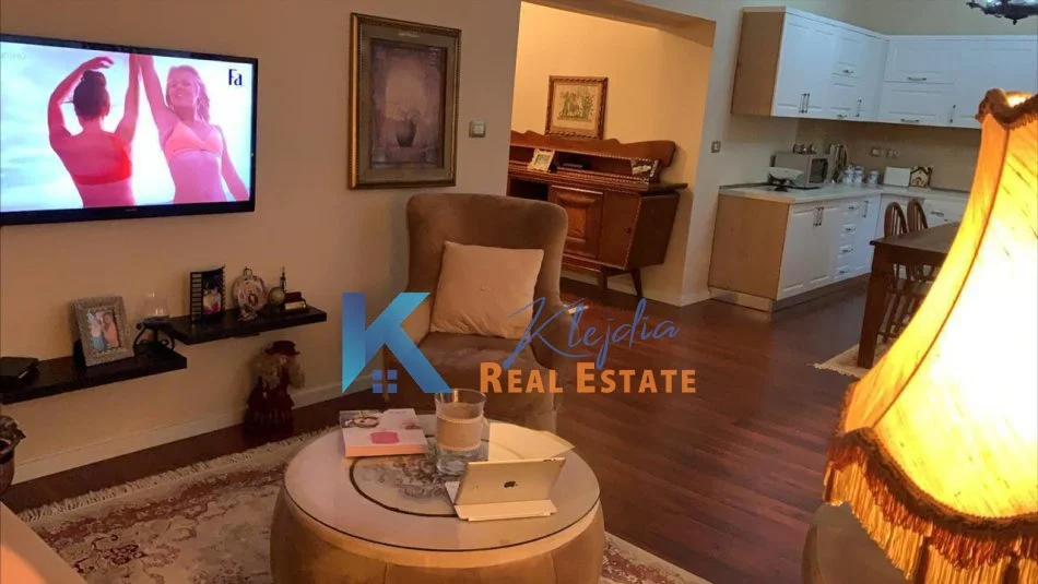 Tirane, shitet apartament 3+1+Ballkon, Kati 3, 105 m² 248000 € (Rruga e Elbasanit, pas Ambasades Amerikane)