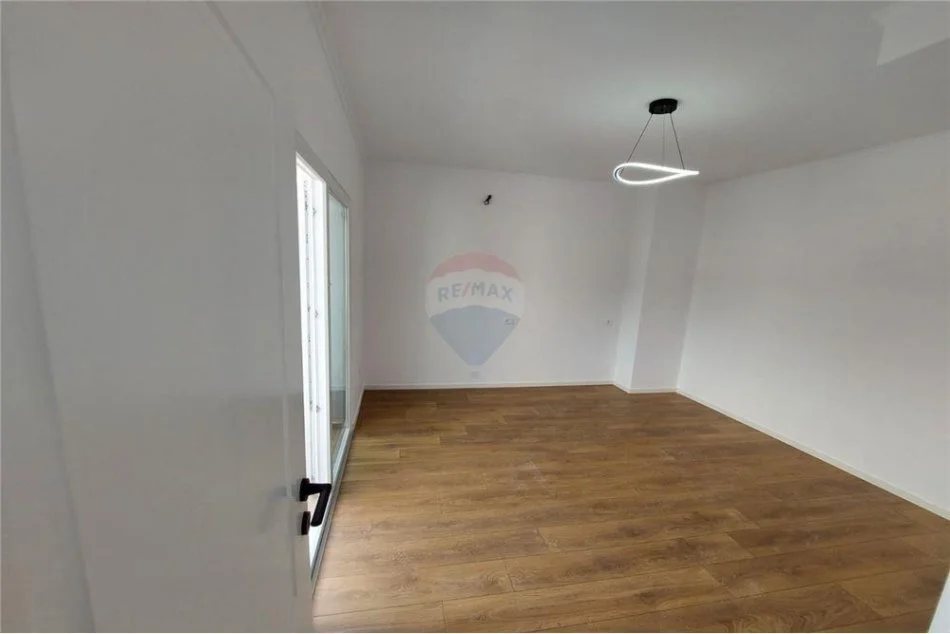 Tirane, shitet apartament 2+1, Kati 9, 102 m² 215,000 € (Rruga Barikadave)