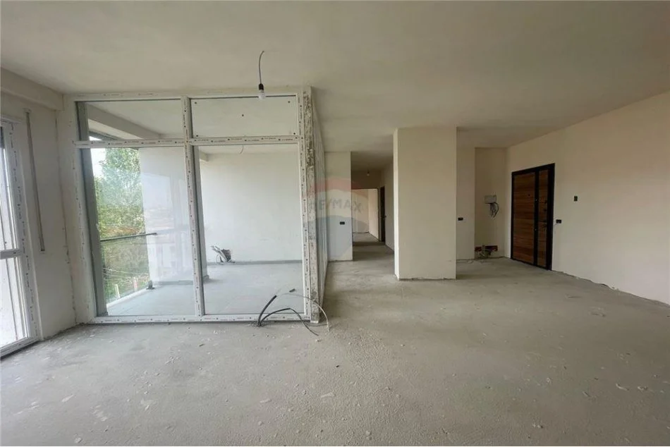 Tirane, shitet apartament 2+1, Kati 3, 118 m² 149,000 € (Rruga Jordan Misja - Treni - Bulevardi i Ri)