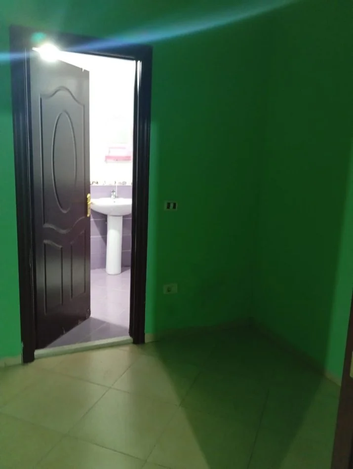 Tirane, jepet me qera apartament 2+1+Ballkon Kati 2, 110 m² 350 € 