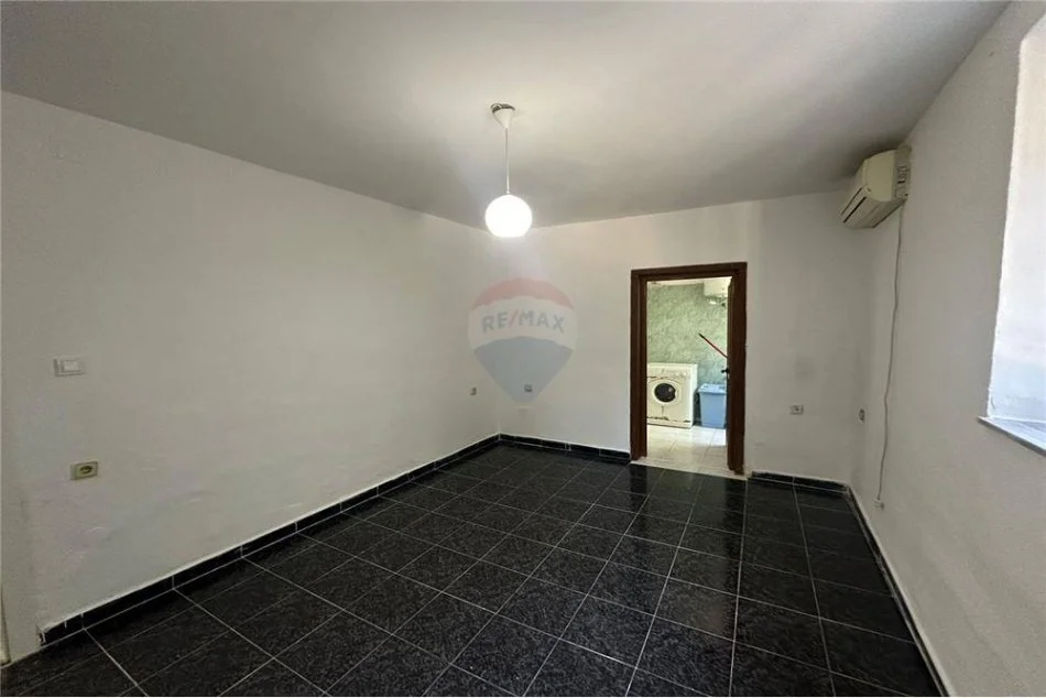Tirane, shitet apartament 2+1 Kati 1, 86 m² 137.600 € (Rruga Muhamet Gjollesha - 21 Dhjetori)