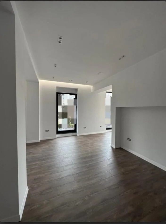 Tirane, jepet me qera zyre Kati 1, 76 m² 1.550 € (QENDER)