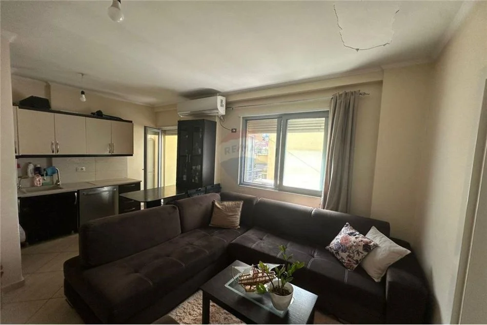 Tirane, shitet apartament 2+1 Kati 3, 69 m² 130.000 € (Bill Klinton - Komuna e Parisit - Eleonora)