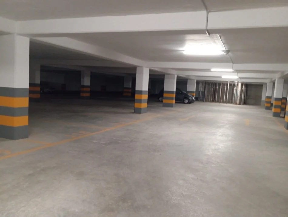 Tirane, shitet garazh Kati -2, 17 m² 