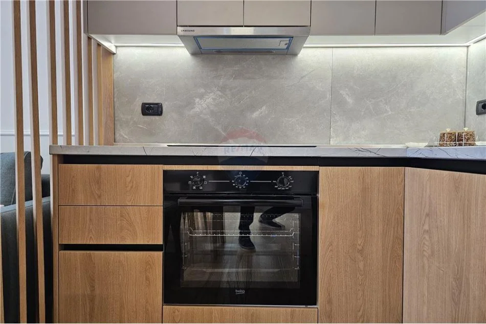 Tirane, jepet me qera apartament 1+1 , 62 m² 900 € (Rruga e Kavajes)