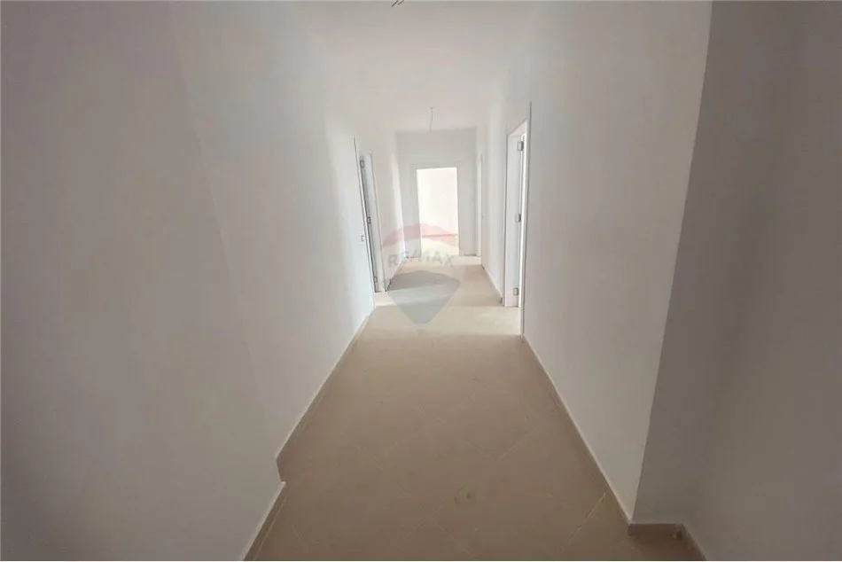 Tirane, shitet apartament 2+1 Kati 4, 118 m² 106.000 € (Fresku)
