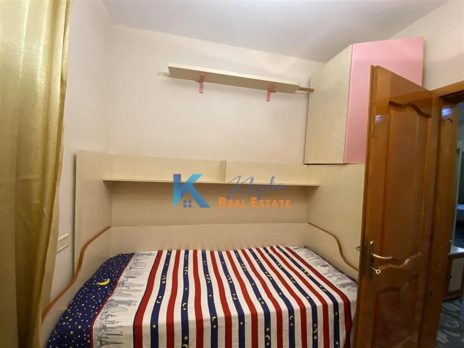 Tirane, jap me qera apartament 2+1+Ballkon Kati 5, 95 m² 500 € (Afer shkolles se baletit)