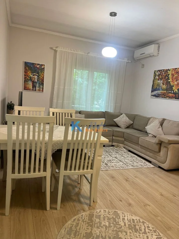 Tirane, jap me qera apartament 2+1+Ballkon Kati 5, 70 m² 850 € (Shallvaret)