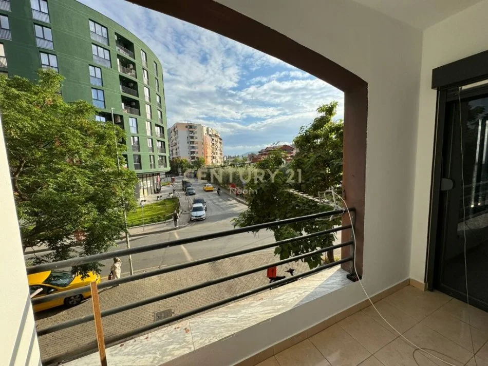 Tirane, shitet 1+1 Kati 1, 70 m² 85.000 € 