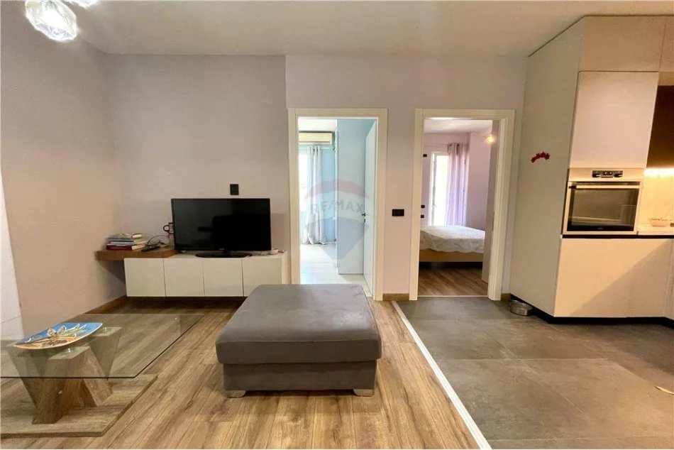 Tirane, shitet apartament 3+1 Kati 3, 115 m² 139.900 € (Rr. Sotir Caci - Fresku)