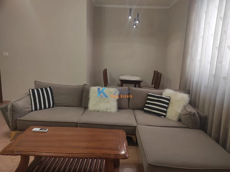Tirane, jepet me qera apartament 2+1 Kati 3, 100 m² (Rruga e Kavajes, te rruga Mujo Ulqinaku)