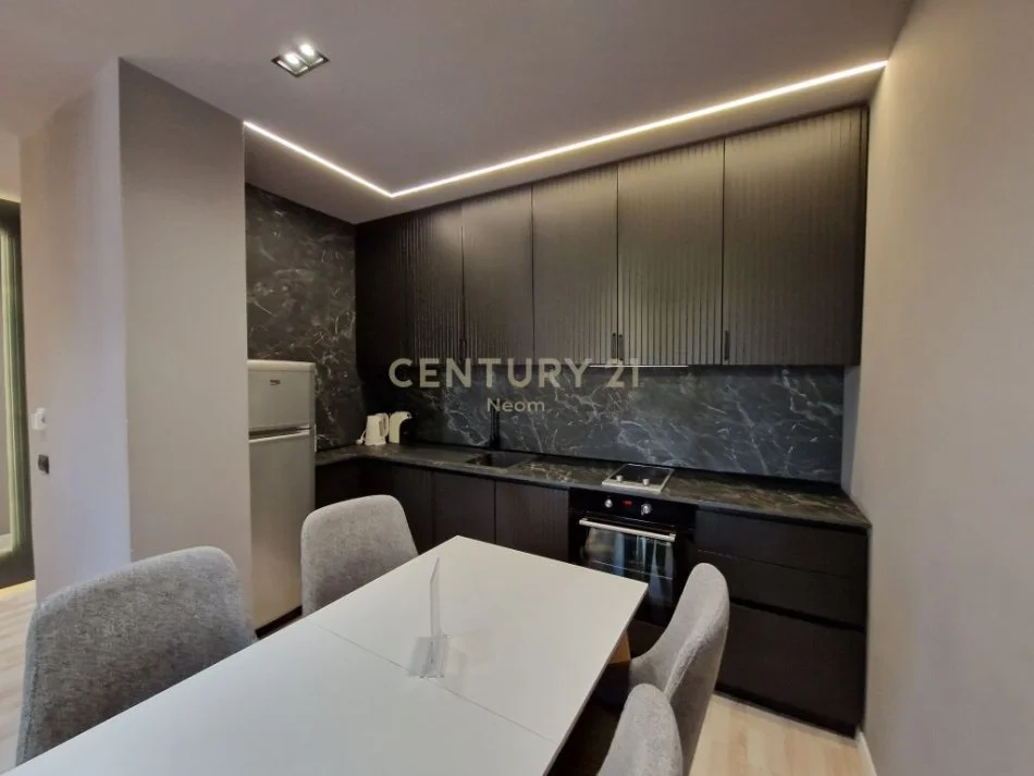 Tirane, shitet apartament 1+1 Kati 3, 60 m² 