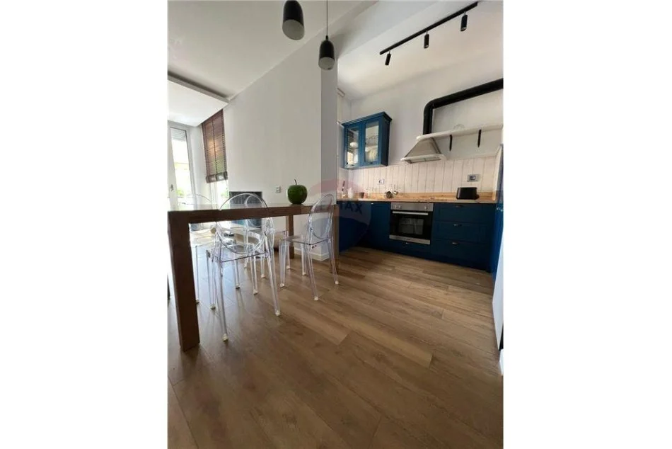 Tirane, jepet me qera apartament 2+1 Kati 2, 100 m² 1.000 € (Hamdi Sina)