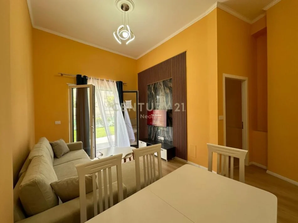 Tirane, jepet me qera apartament 2+1 Kati 1, 93 m² 600 € (kodra e diellit)