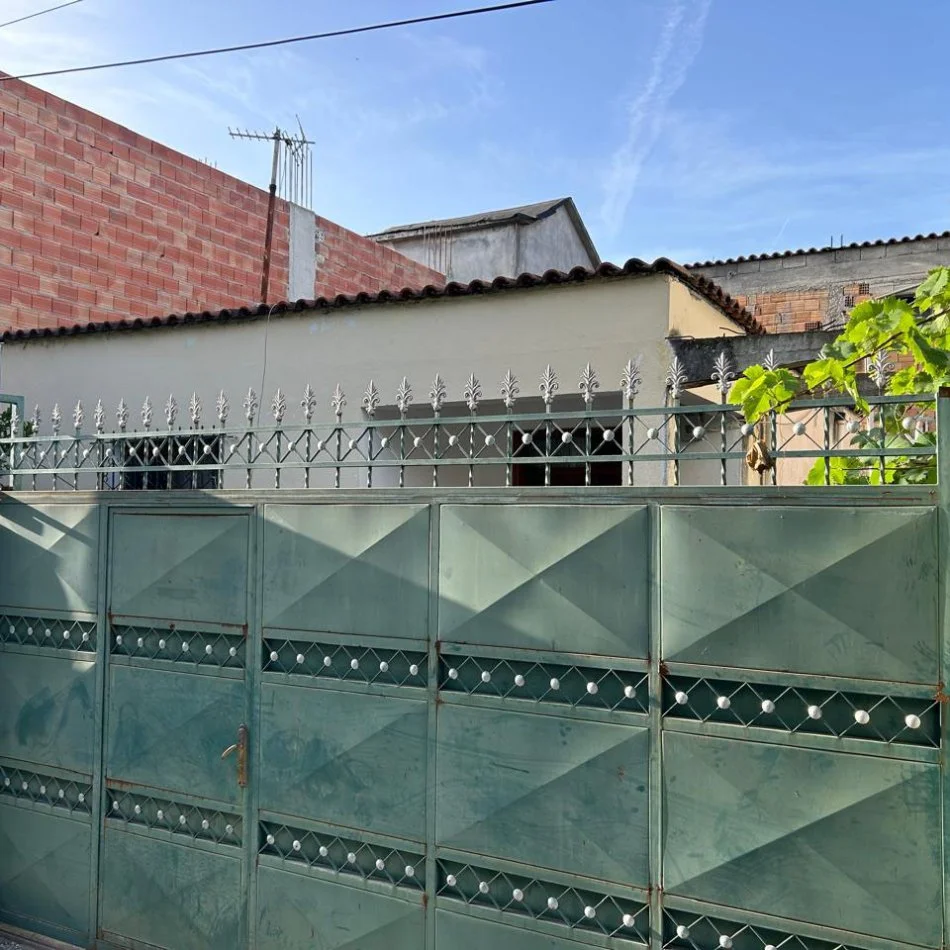 Tirane, shitet shtepi 1 Katshe Kati 0, 65 m² 100.000 € (Diber,prapa Spitalit Amerikan 2)