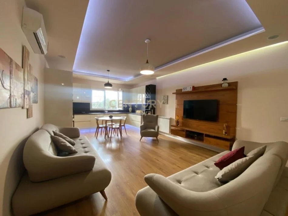 Tirane, jepet me qera apartament 2+1 Kati 3, 103 m² 550 € (Rruga e Dibres)
