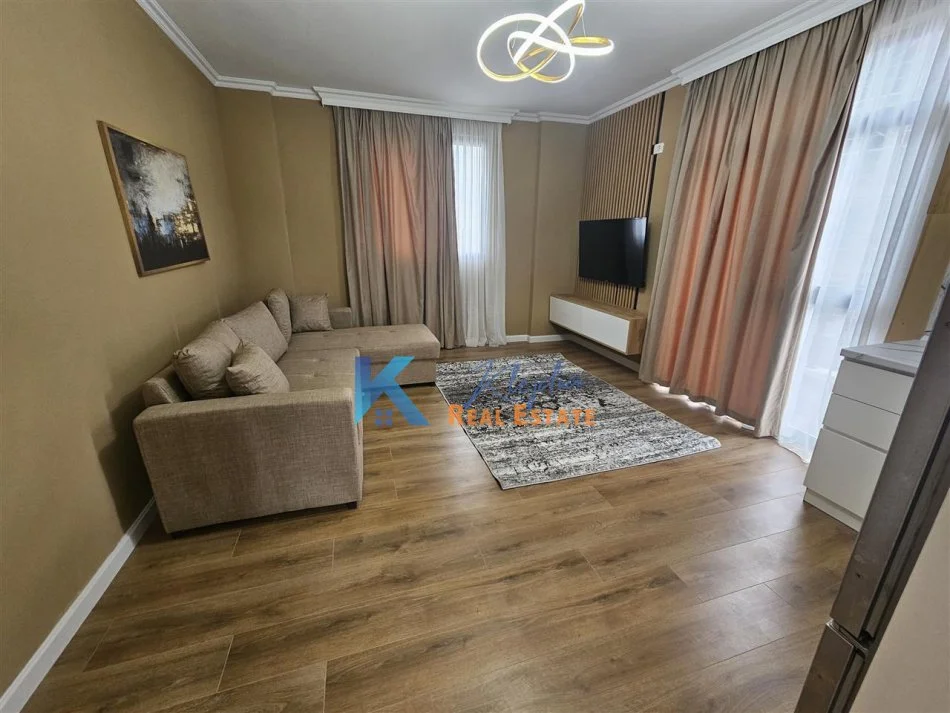 Tirane, jepet me qera apartament 2+1 Kati 3, 85 m² 500 € (Rruga e Dibres, afer spitalit Amerikan II)