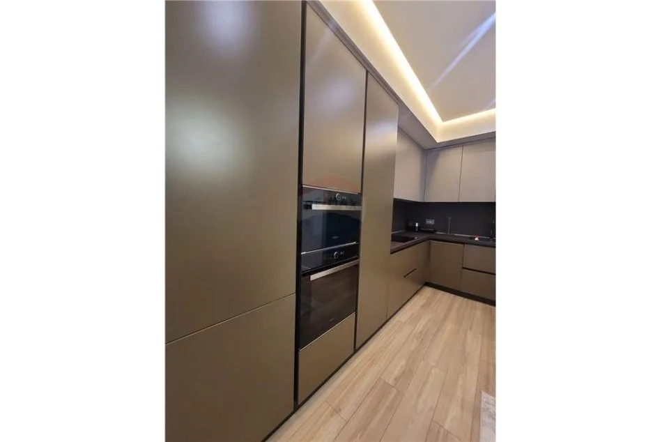 Tirane, shitet apartament 2+1 , 125 m² 290.000 € (Rruga Karl Gega - Treni - Bulevardi i Ri)