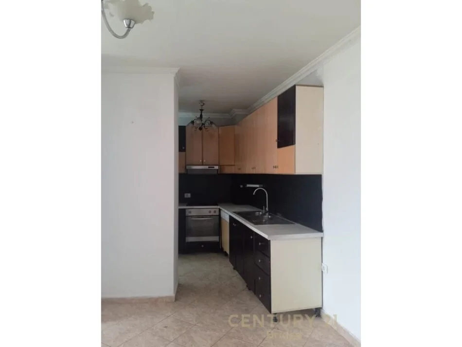 Tirane, shitet apartament 2+1 Kati 3, 112.000 m² 112.000 € 
