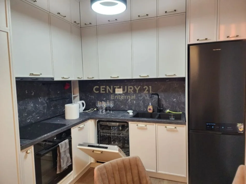 Tirane, shitet apartament 2+1 Kati 15, 120 m² 