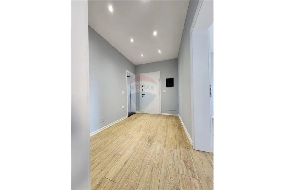 Tirane, shitet apartament 2+1 Kati 3, 80 m² 145.000 € (Rruga Haxhi Hysen Dalliu - Stacioni i Trenit)