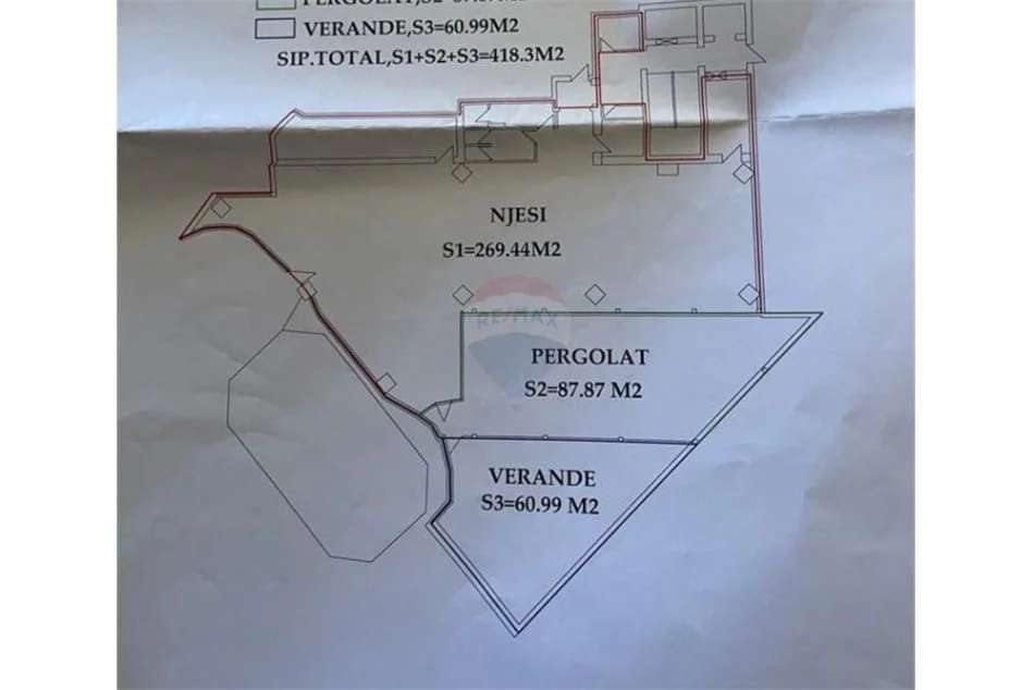 Tirane, jepet me qera ambjent biznesi , 420 m² (Deshmoret e Kombit)
