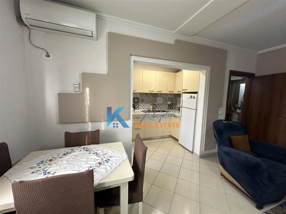 Tirane, jepet me qera apartament 1+1 Kati 2, 65 m² 400 € (Rruga e Dibres, afer Shkolles se Bashkuar)