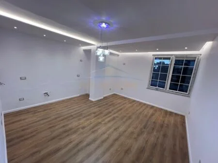 Shitet, Apartament 2+1, në Rrugën Irfan Tomini, Tiranë. AREA40097