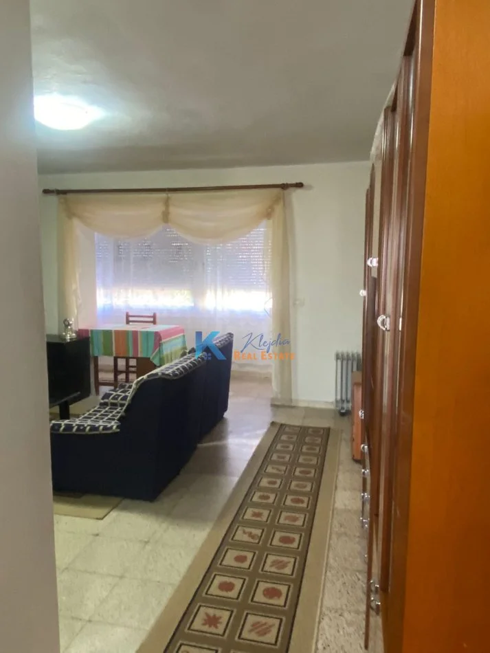 Tirane, jap me qera apartament Kati 3, 50 m² 500 € (Rruga e Elbasanit)
