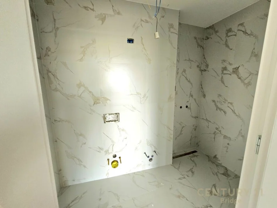 Tirane, jepet me qera vetem 1 dhome 1+1 Kati 6, 90 m² 900 € (liqeni i tiranes)