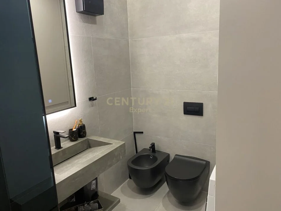 Tirane, shitet apartament 2+1 Kati 2, 120 m² (petro nini)