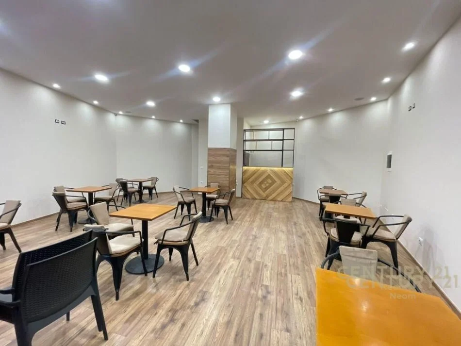 Tirane, shitet ambjent biznesi , 80 m² 120.000 € (Astir!)