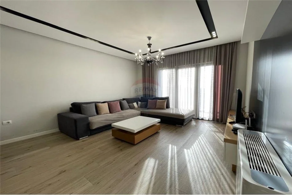 Tirane, shitet apartament 3+1 Kati 7, 145 m² 250.000 € (Green City - Fusha e Aviacionit)