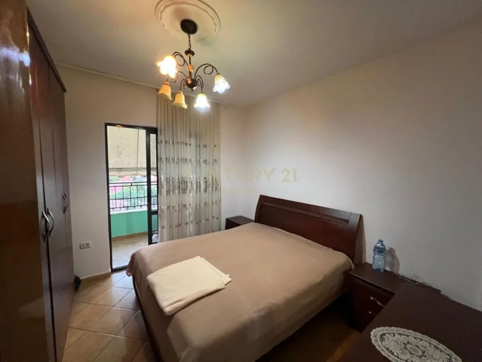 Tirane, jepet me qera apartament 2+1 Kati 5, 93 m² 600 € (qender)