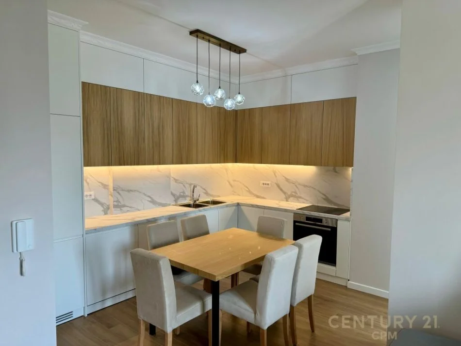Tirane, jepet me qera apartament 2+1 Kati 8, 100 m² 850 € (bulevardi i ri)