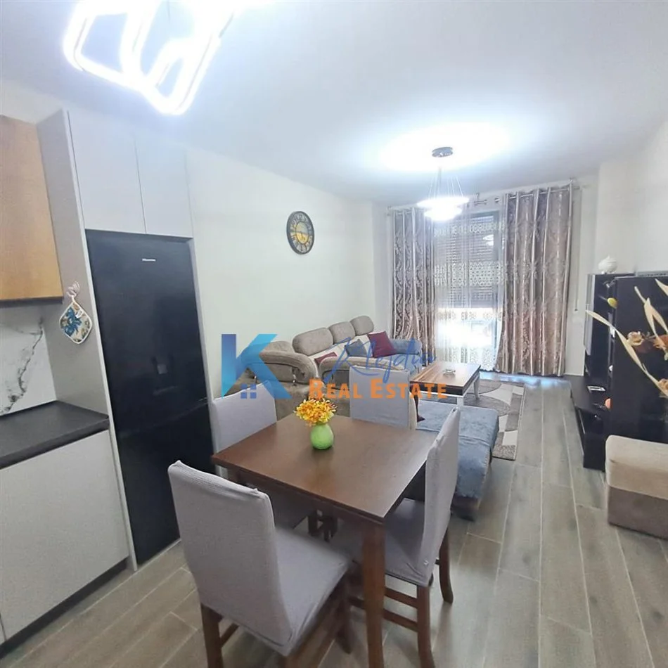 Tirane, jap me qera apartament 1+1+Ballkon , 70 m² 500 € (Kompleksi ASL 2, ish Venue)