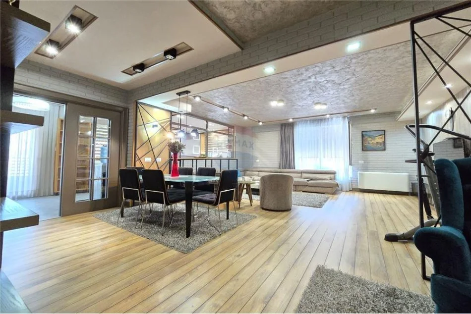 Tirane, jepet me qera apartament 2+1 Kati 4, 190 m² 2.000 € (Myslym Shyri - Tregu Cam)