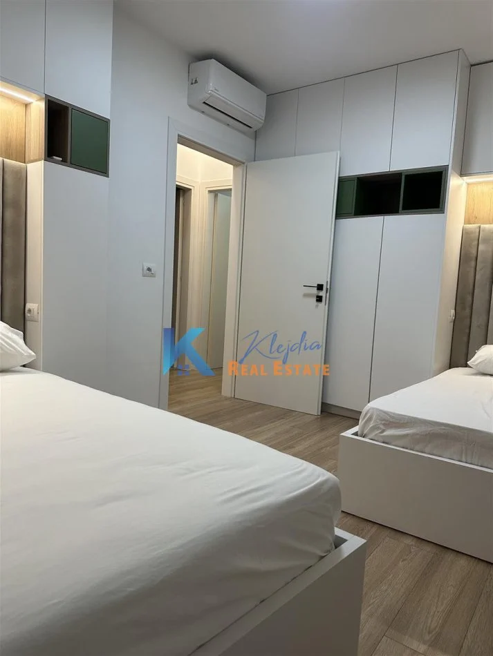 Tirane, jap me qera apartament 2+1+Ballkon Kati 1, 106 m² 1.000 € (Kompleksi Marga, Rruga Jordan Misja)