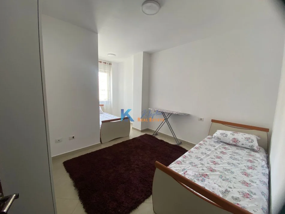 Tirane, jap me qera apartament 2+1+Ballkon Kati 4, 117 m² 600 € (Don Bosko)