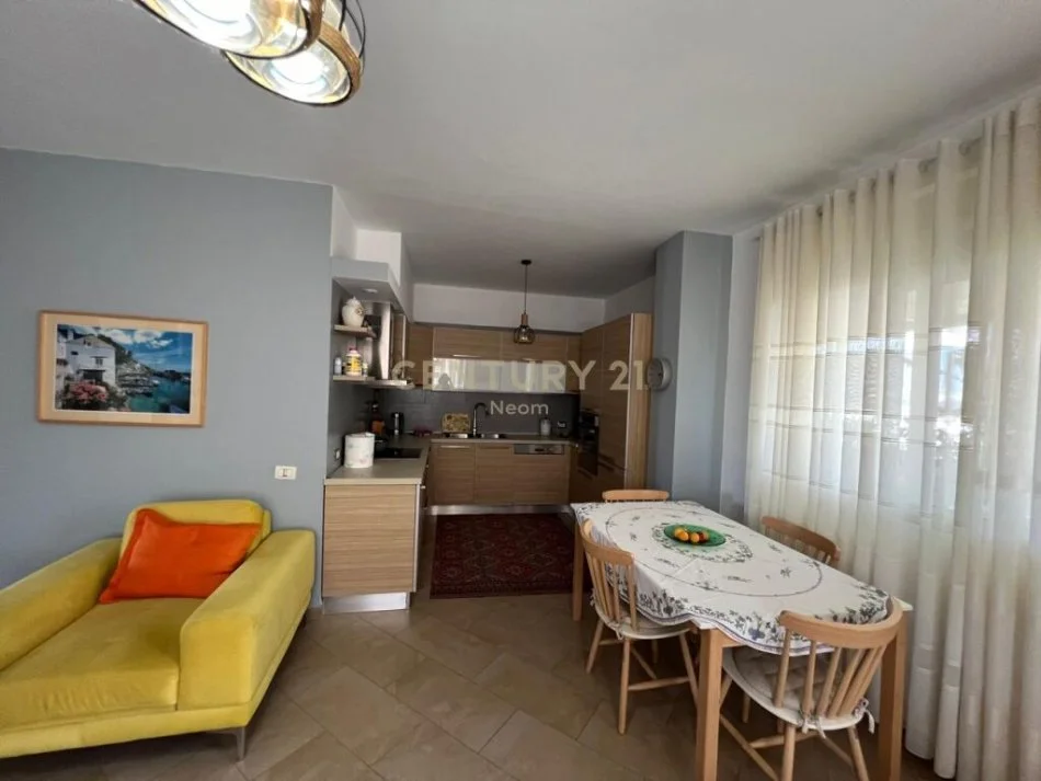 Tirane, shitet apartament 2+1 Kati 5, 140 m² 180.000 € (kodra e diellit)