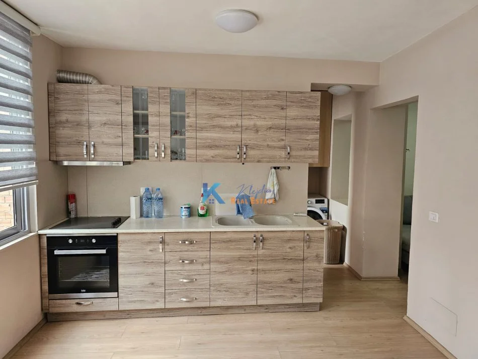 Tirane, jepet me qera apartament 1+1 Kati 3, 60 m² 500 € (Stadiumi Dinamo)