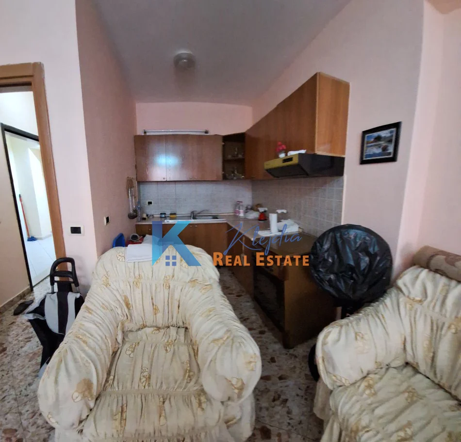 Tirane, shes apartament 1+1+Ballkon Kati 4, 56 m² 135.000 € (Rruga e Elbasanit, afer Deges se Thesarit)
