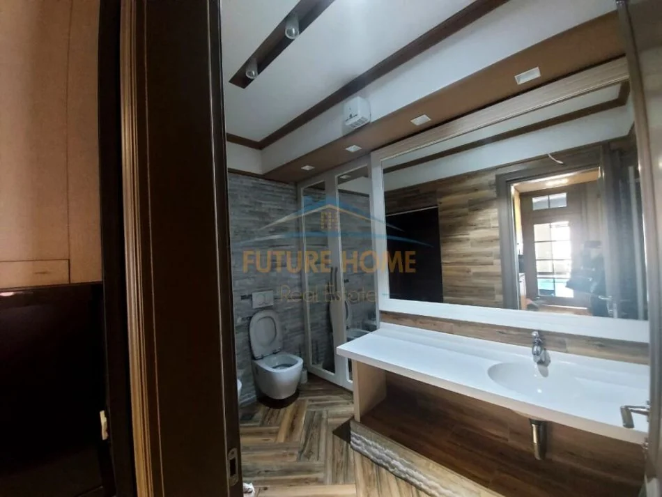 Tirane, shitet apartament 2+1+Ballkon Kati 3, 192 m² 590.000 € (MYSLYM SHYRI)