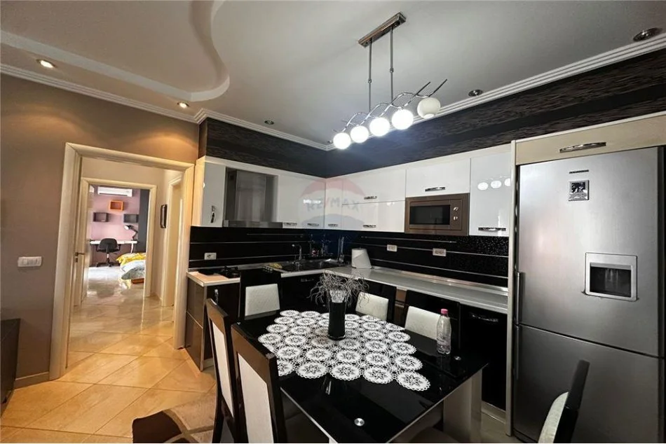 Tirane, jepet me qera apartament 2+1 Kati 5, 102 m² 500 € (Besim Alla - yzberisht)